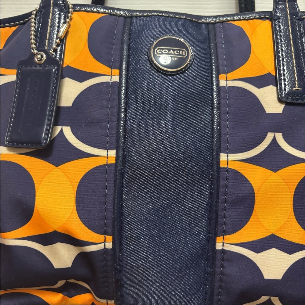 Coach E1326-F23902 Taylor Signature Op Art Navy & Orange Linear Carryall in GUC - Picture 6 of 16